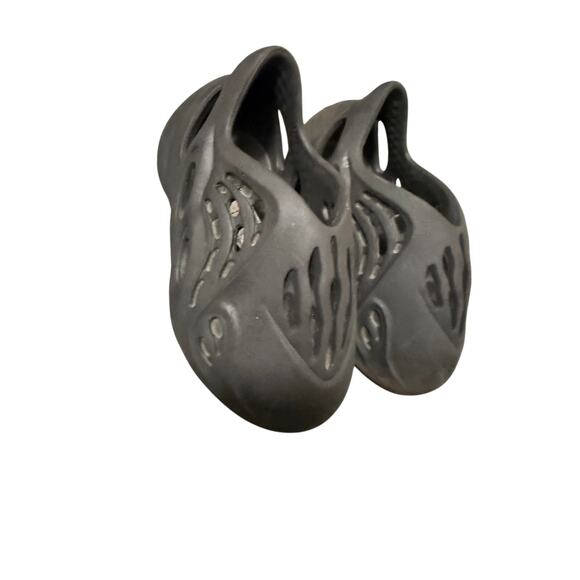 Size 6K Infant Adidas YEEZY FOAM RNR Onyx - Picture 4 of 4